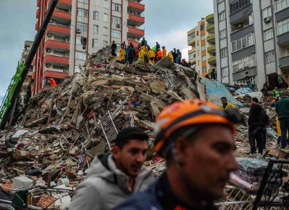TERREMOTO DE 7.8 GRADOS EN TURQUÍA Y SIRIA DEJA MÁS DE 4 MIL MUERTOS Y 10 MIL HERIDOS