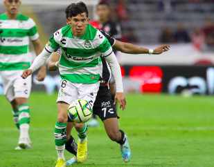 DESTACAN RELEVANCIA DE JOVEN FUTBOLISTA DE SANTOS QUE SUPLE A GORRIARÁN