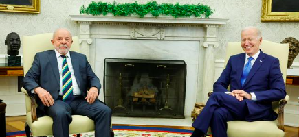 «ES NECESARIO PONER FIN A LA GUERRA EN UCRANIA”, DICE LULA A BIDEN