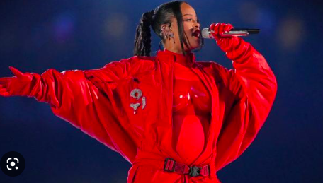 RIHANNA DESLUMBRÒ EN EL MEDIO TIEMPO DEL SUPER BOWL; CONFIRMÒ QUE ESTÀ EMBARAZADA DE SU SEGUNDO HIJO