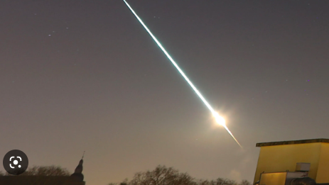 CAPTAN CAÍDA DE METEORITO AL CHOCAR CON LA TIERRA SOBRE EL CANAL DE LA MANCHA