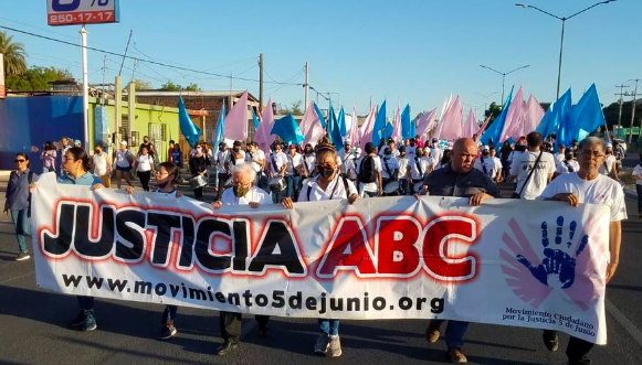 MARCHAN EN HERMOSILLO PARA EXIGIR JUSTICIA A 49 NIÑOS MUERTOS EN GUARDERÍA ABC