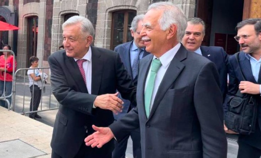 EMPRESARIOS SE COMPROMETEN CON AMLO A INVERTIR 30 MMDD EN EL PAÍS