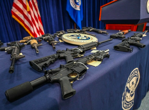 EU DECOMISA CASI 2 MIL ARMAS DE OCTUBRE A MARZO DESTINADAS A MÉXICO