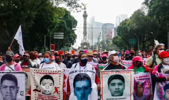 GIRAN ORDEN DE APREHENSIÓN CONTRA 16 MILITARES POR DESAPARICIÓN DE NORMALISTAS DE AYOTZINAPA