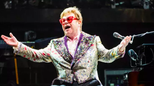 EL EX BEATLE PAUL McCARTNEY ACOMPAÑA A ELTON JOHN EN SU DESPEDIDA DE LOS ESCENARIOS