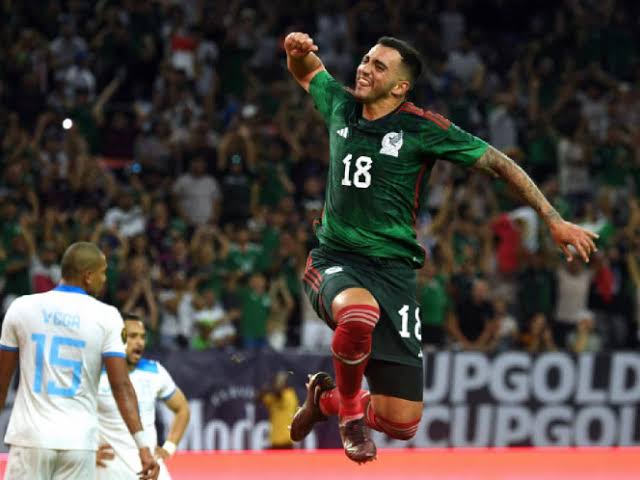 JIMMY LOZANO DEBUTA CON EL TRI Y GOLEA 4-0 A HONDURAS EN COPA ORO
