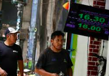 EL PESO ES LA MONEDA MÀS FUERTE Y ESTABLE DEL MUNDO; CERRÓ EN 16.88, SU MEJOR COTIZACIÓN EN OCHO AÑOS