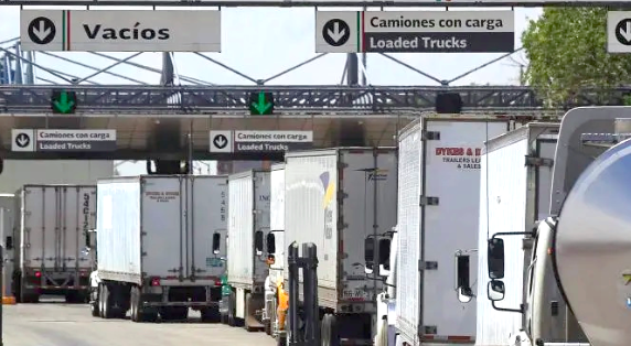 COMERCIO DE MÈXICO PIERDE MIL MILLONES DE DÒLARES POR REVISIONES EN LA FRONTERA CON EU
