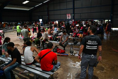 MADURO PIDE A EU RESPONDER POR SUPUESTA AYUDA HUMANITARIA PARA MIGRANTES VENEZOLANOS