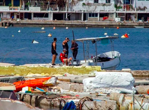 SEMAR BUSCA CUERPOS EN EL FONDO DEL MAR EN EL PUERTO DE ACAPULCO