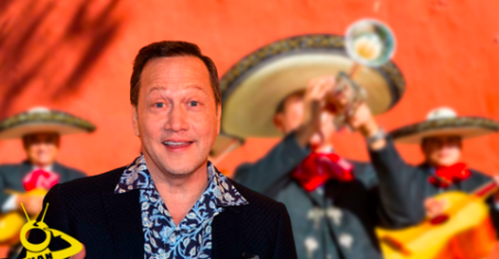 EL ACTOR ROB SCHNEIDER CANTA «LA BIKINA» CON TODO Y MARIACHIS