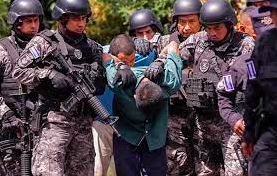 ORDENAN DETENCIÓN DE EX MILITARES POR MASACRE EN EL SALVADOR