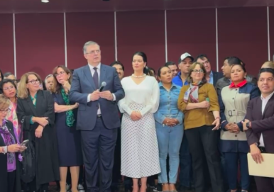 TRAS ACUERDO POLÌTICO CON SHEINBAUM, MARCELO EBRARD DECIDE QUEDARSE EN MORENA