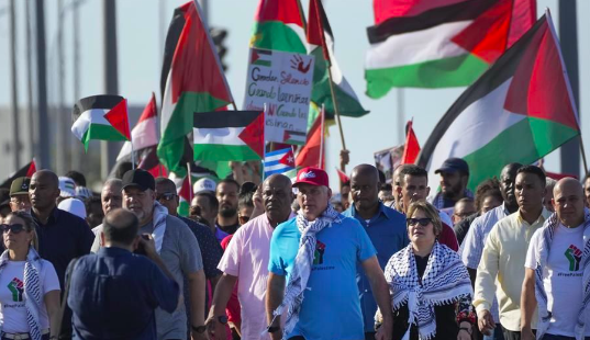 PRESIDENTE DE CUBA ENCABEZA MULTITUDINARIA MARCHA EN APOYO AL PUEBLO PALESTINO