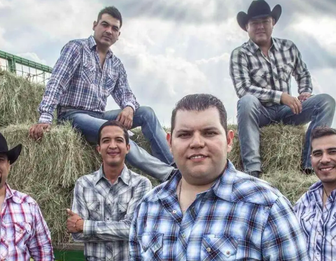 `GRUPO DUELO` SUFRE ACCIDENTE AUTOMOVILÍSTICO Y CANCELAN CONCIERTO; SE DIRIGÌAN A SAN ANTONIO, TEXAS