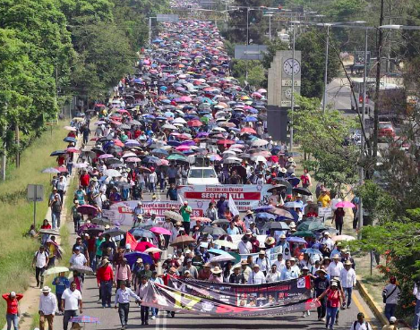 MARCHA DE LA CNTE DEJA SIN CLASES A UN MILLÓN DE ALUMNOS EN OAXACA; EXIGEN ENTREGA DE VALES