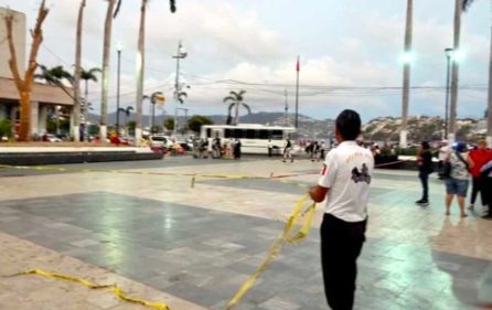 EXPLOSIÓN EN LA EXPLANADA DEL ZÓCALO DE ACAPULCO DEJA AL MENOS CINCO HERIDOS