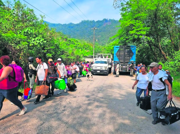 POR VIOLENCIA Y COBROS DE PISO MILES DE DESPLAZADOS DE TILA, CHIAPAS; SE NIEGAN A REGRESAR A SU COMUNIDAD