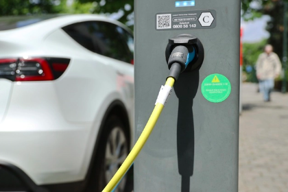 ACUSA CHINA DE “PROTECCIONISMO” PLAN DE LA UNIÒN EUROPEA DE GRAVAR IMPORTACIÓN DE AUTOS ELÈCTRICOS