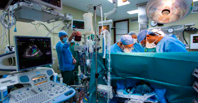 MÉDICO CHINO REALIZA CIRUGÍA REMOTA A 8 MIL KM DE SU PACIENTE