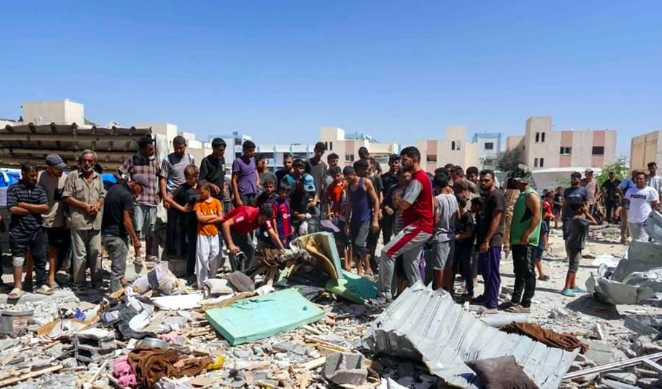 ATAQUES DEJAN MÁS DE 60 MUERTOS EN EL SUR Y CENTRO DE GAZA