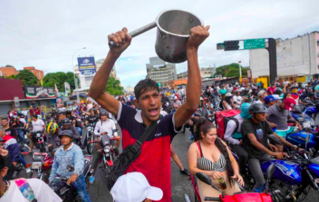 PROTESTAN EN VENEZUELA CONTRA RELECCIÓN DE NICOLÀS MADURO