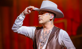 CHRISTIAN NODAL CANCELÓ CONCIERTO EN ARGENTINA POR BODA CON ÁNGELA AGUILAR