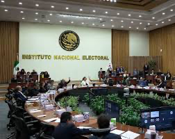 JUEZ DENUNCIA ANTE LA FGR A LOS 11 CONSEJEROS DEL INE POR DESACATO Y LES IMPONE MULTA DE 54 MIL PESOS