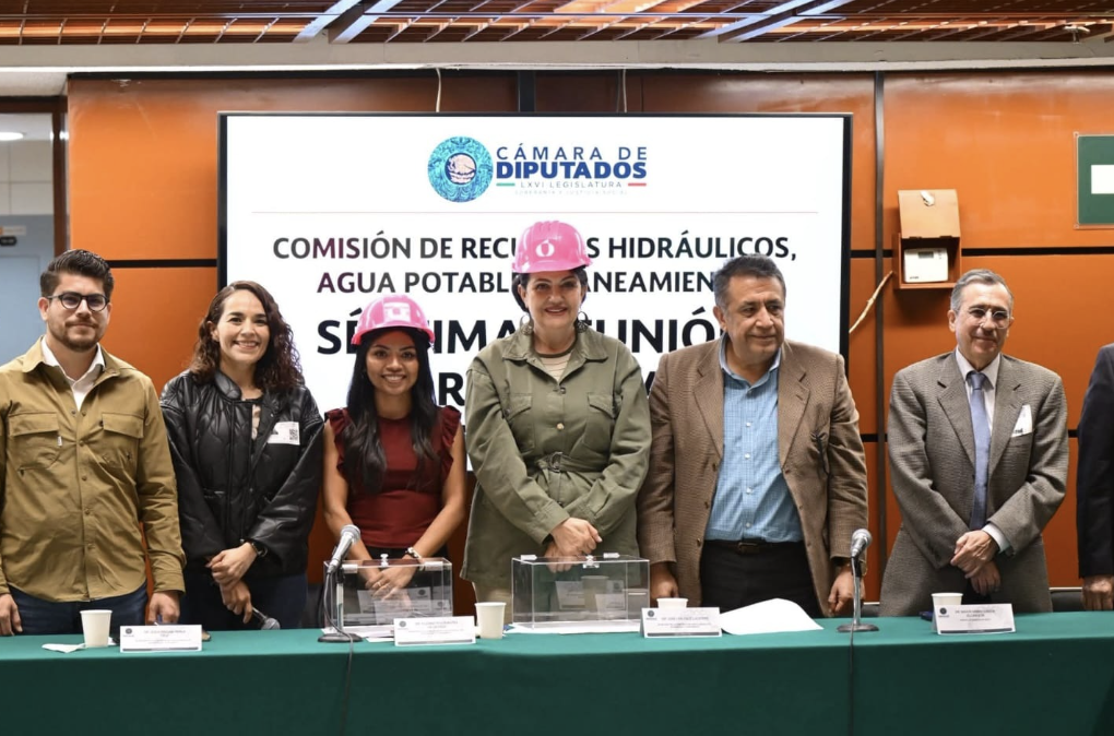 PRESENTAN DIPUTADOS LIBRO: “RETOS DEL DESARROLLO Y SOSTENIBILIDAD HIDROAGRÍCOLA”