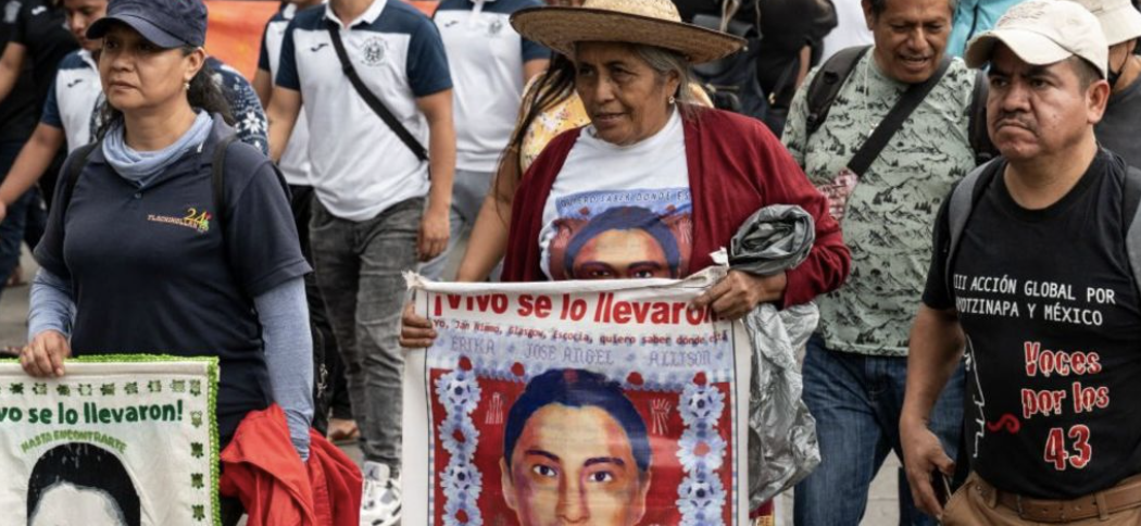 ACUSAN PADRES DE NORMALISTAS DESAPARECIDOS QUE  GOBIERNO FRENÒ CASO AYOTZINAPA  