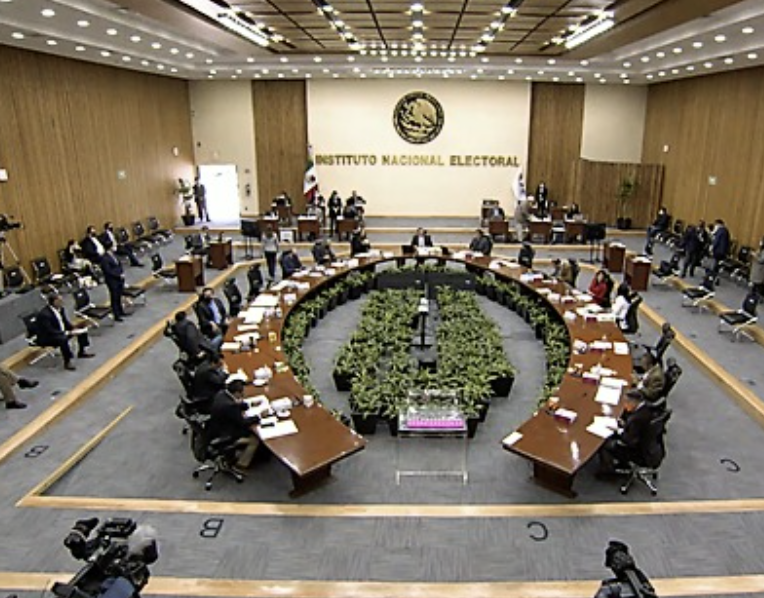 COMISIÓN DE REFORMA POLÍTICA SE DECLARA EN SESIÓN PERMANENTE AVALAR LA REFORMA SOBRE EL SISTEMA ELECTORAL