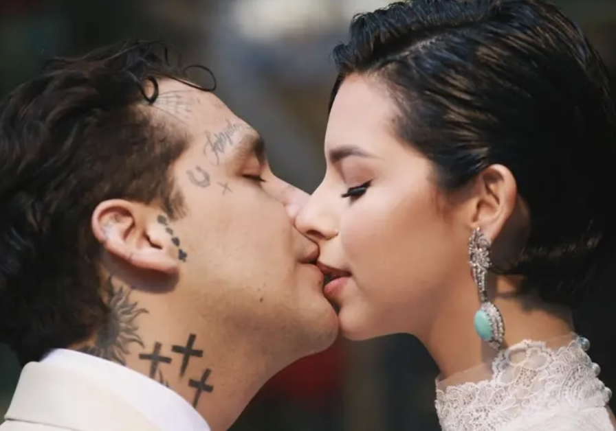 CHRISTIAN NODAL DENUNCIA CAMPAÑAS PAGADAS DE DESPRESTIGIO CONTRA ÁNGELA AGUILAR