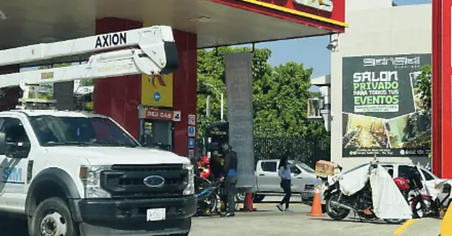 DESPUÈS DE VARIOS DÌAS DE ANGUSTIA, SE NORMALIZA ABASTO DE GASOLINAS Y DIESEL EN EL PAÌS