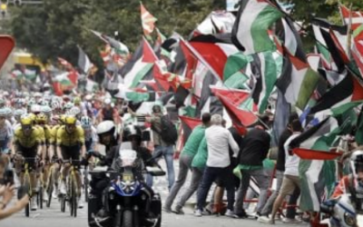 CENTENARES PROTESTAN EN LA VUELTA CICLISTA DE ESPAÑA POR GENOCIDIO DE ISRAEL