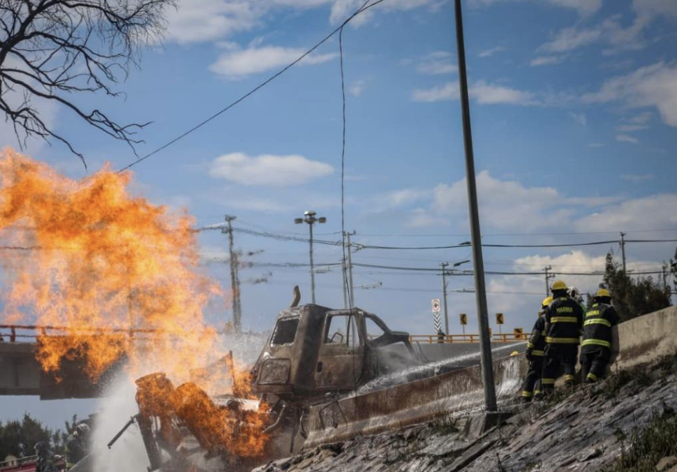 VAN 3 MUERTOS Y 57 HERIDOS (19 GRAVES) POR EXPLOSIÓN DE PIPA DE GAS EN PUENTE DE LA CONCORDIA