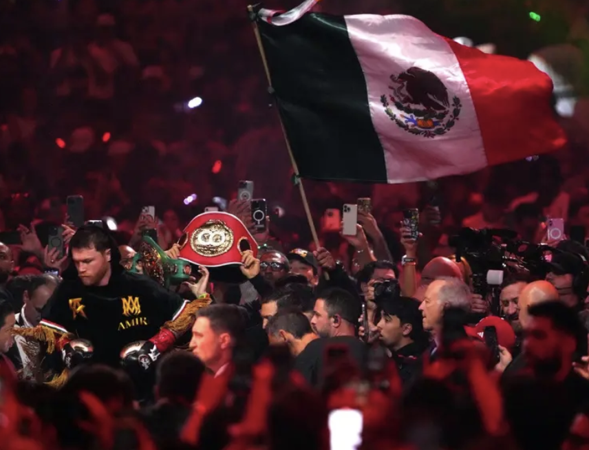 EL PILOTO DE F-1 SERGIO ‘CHECO’ PÉREZ ELOGIA A CANELO TRAS DERROTA ANTE CRAWFORD