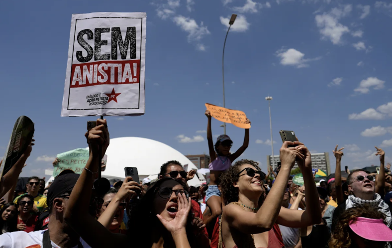 PROTESTAS EN BRASIL CONTRA PROYECTO DE LEY DE AMNISTÍA PARA BENEFICIAR A BOLSONARO