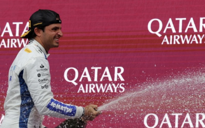 ‘PODER DE UNICORNIO’ DA PODIO AL ESPAÑOL CARLOS SAINZ EN GRAN PREMIO DE AZERBAIYÁN