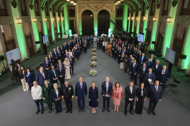 PRESENTAN EL `PLAN MÉXICO` ANTE EMPRESARIOS DEL FORO ECONÓMICO MUNDIAL