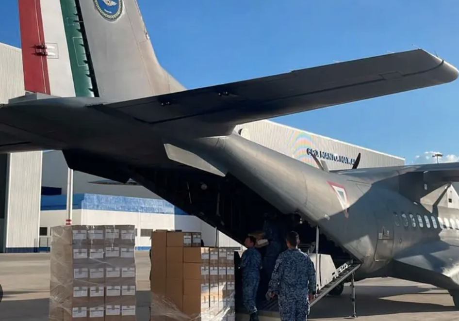 INICIAN PUENTES AÉREOS EN 6 ESTADOS PARA AYUDAR A DAMNIFICADOS POR LLUVIAS
