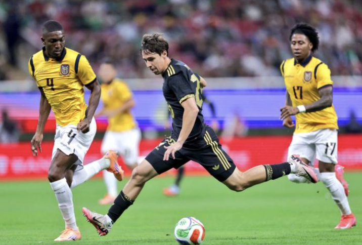 SELECCIÓN MEXICANA MEJORA SU FUNCIONAMIENTO Y EMPATA CON ECUADOR EN GUADALAJARA