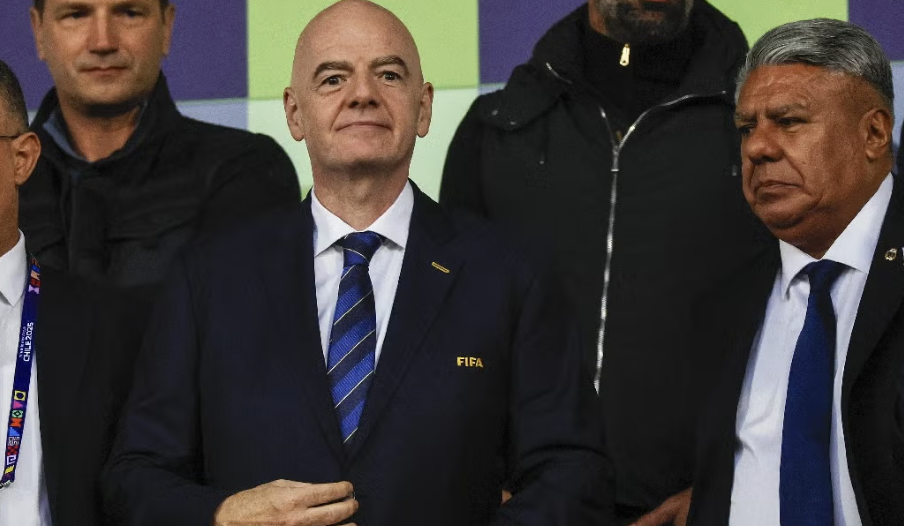 EN SU VISITA A LA PAZ, PRESIDENTE DE FIFA PROMETE QUE BOLIVIA SERÀ SEDE DE UN MUNDIAL