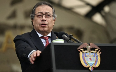JUSTICIA COLOMBIANA EXONERA A URIBE EN MEDIO DE TENSIONES POLÍTICAS CON PETRO