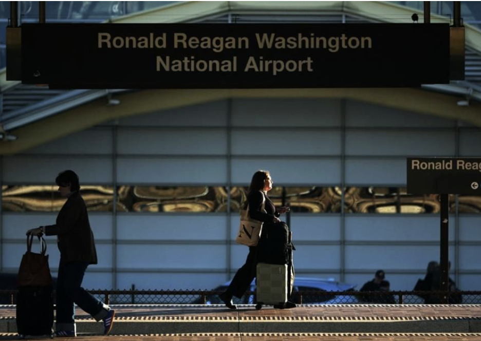 SE RETRASAN MÀS DE 4 MIL 300 VUELOS EN EU POR PARO PARCIAL EN EL GOBIERNO DE TRUMP