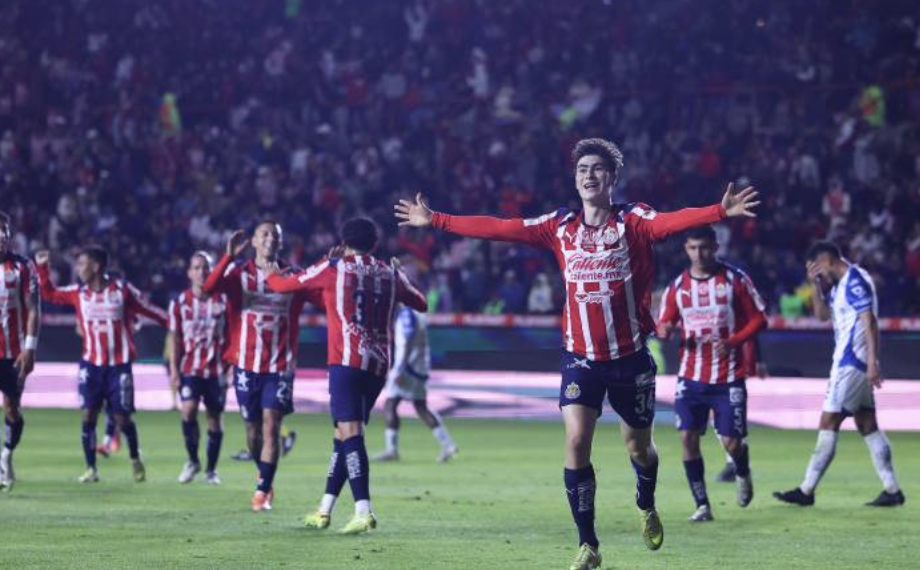 La Hormiga brilla… Y Chivas vence a Pachuca en el Hidalgo