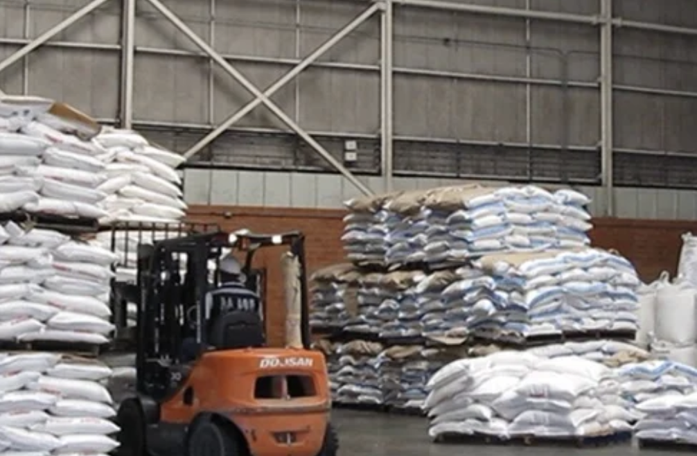 México impone arancel de entre 156 y 210% a las importaciones de azúcar