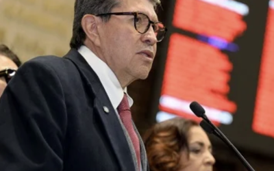 Expresa Monreal su acompañamiento en su pesar a la diputada Kenia López