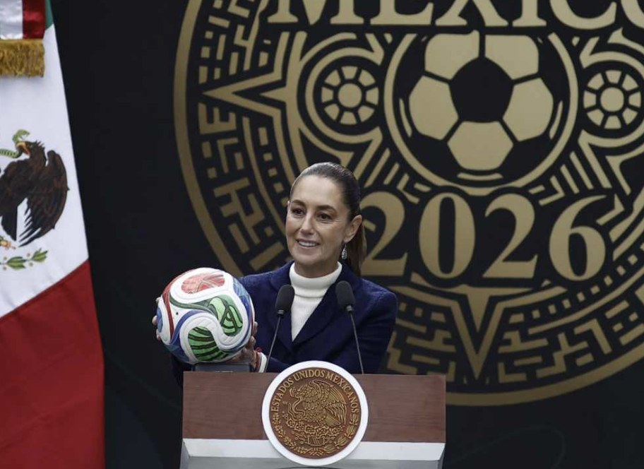 SHEINBAUM DONARÁ SU BOLETO DEL MUNDIAL 2026; ELLA LO VERÀ EN PANTALLA INSTALADA EN EL ZÒCALO