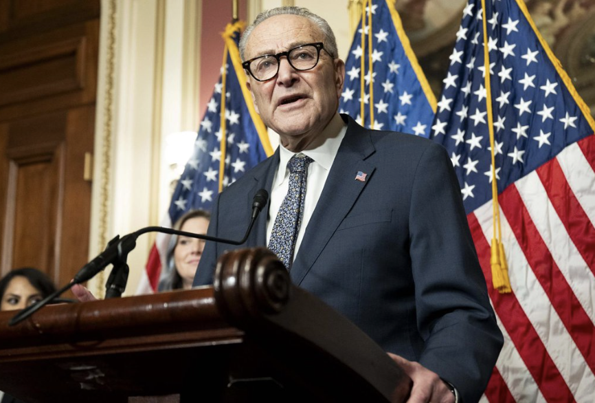 TRUMP LLEVA A EU A UNA GUERRA CONTRA VENEZUELA SIN AVAL DEL CONGRESO: CHUCK SCHUMER